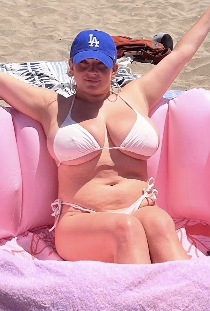 Alex Gervasi [alexonthemic]