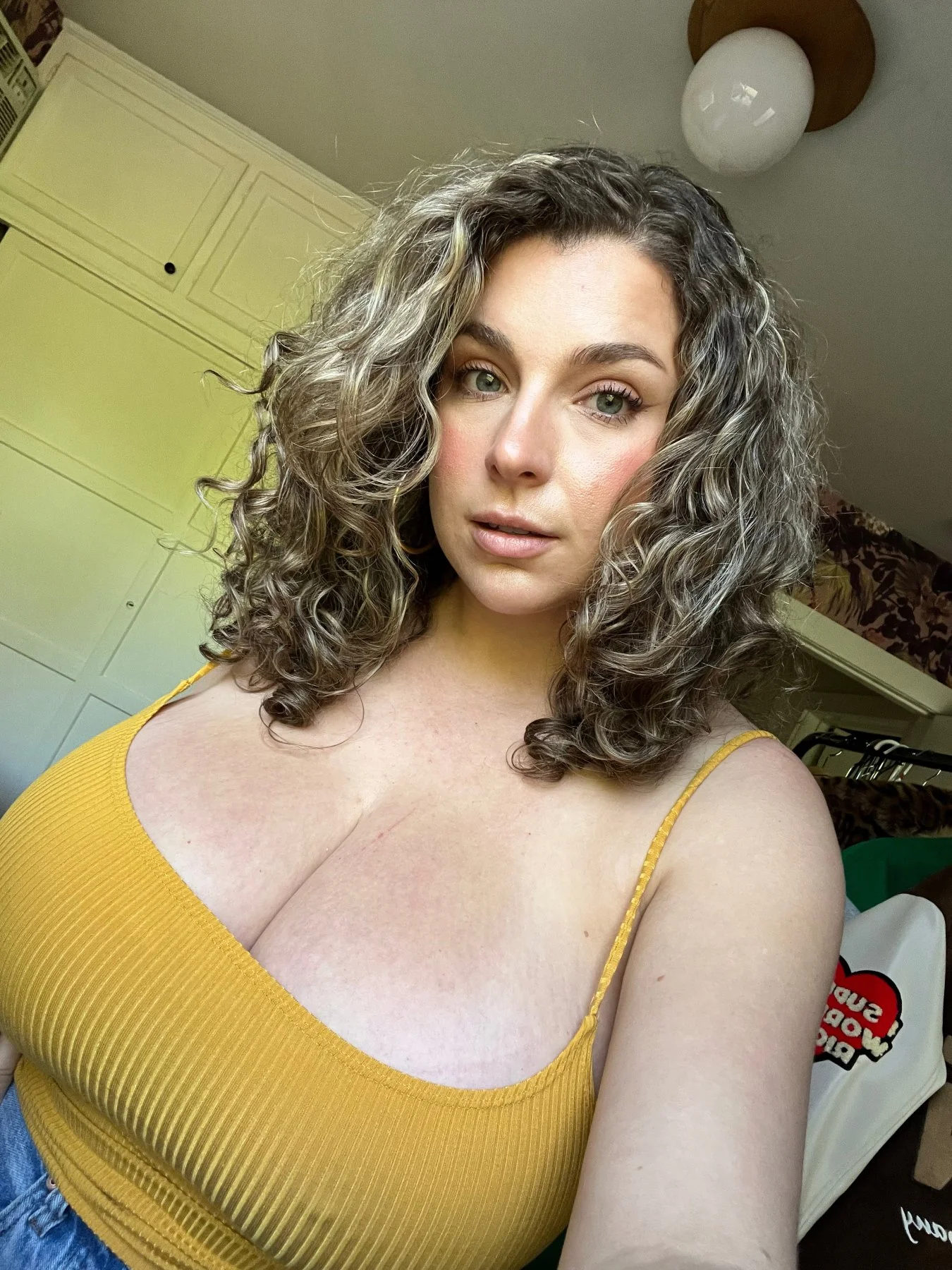 Alex Gervasi [alexonthemic]