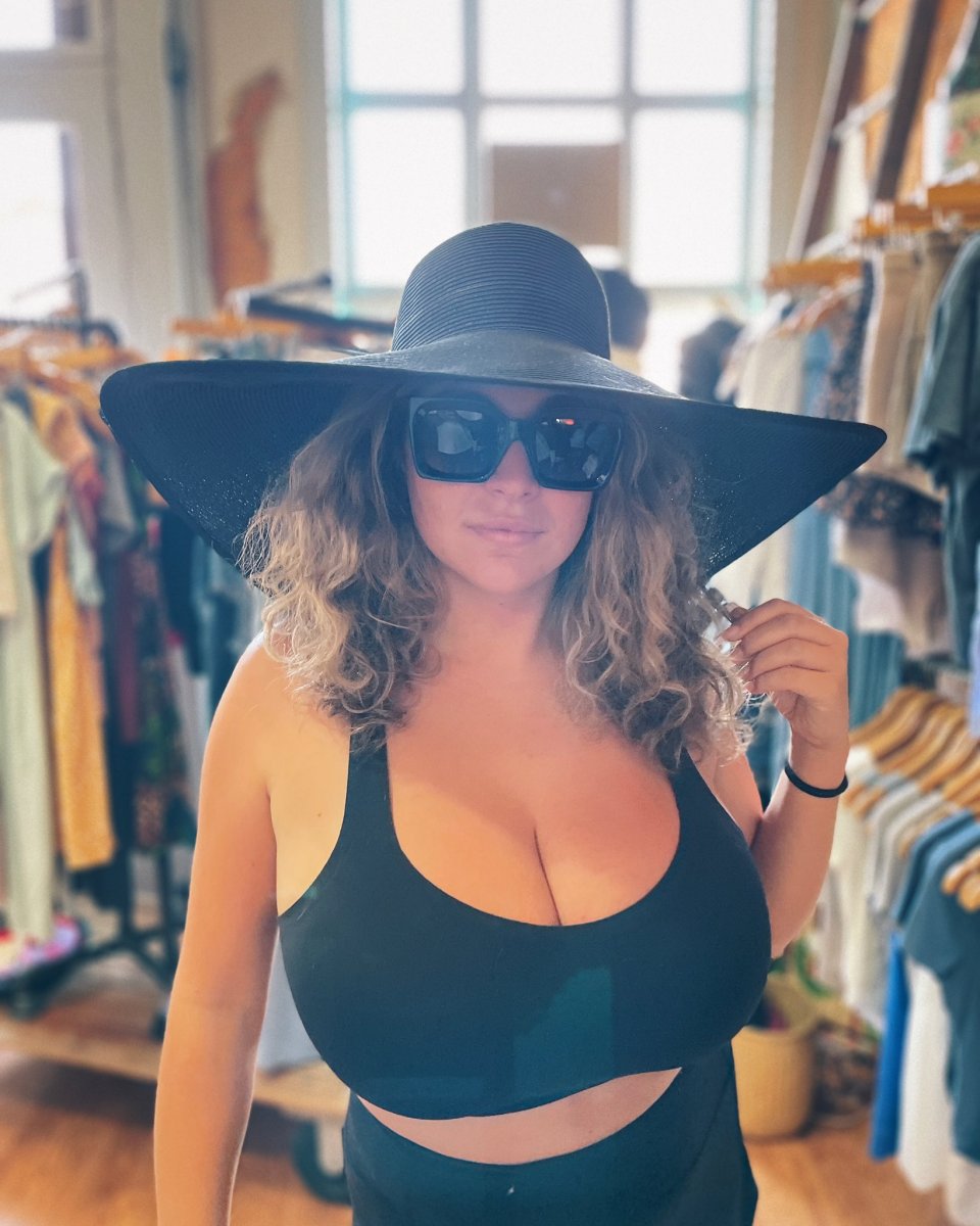 Alex Gervasi [alexonthemic]