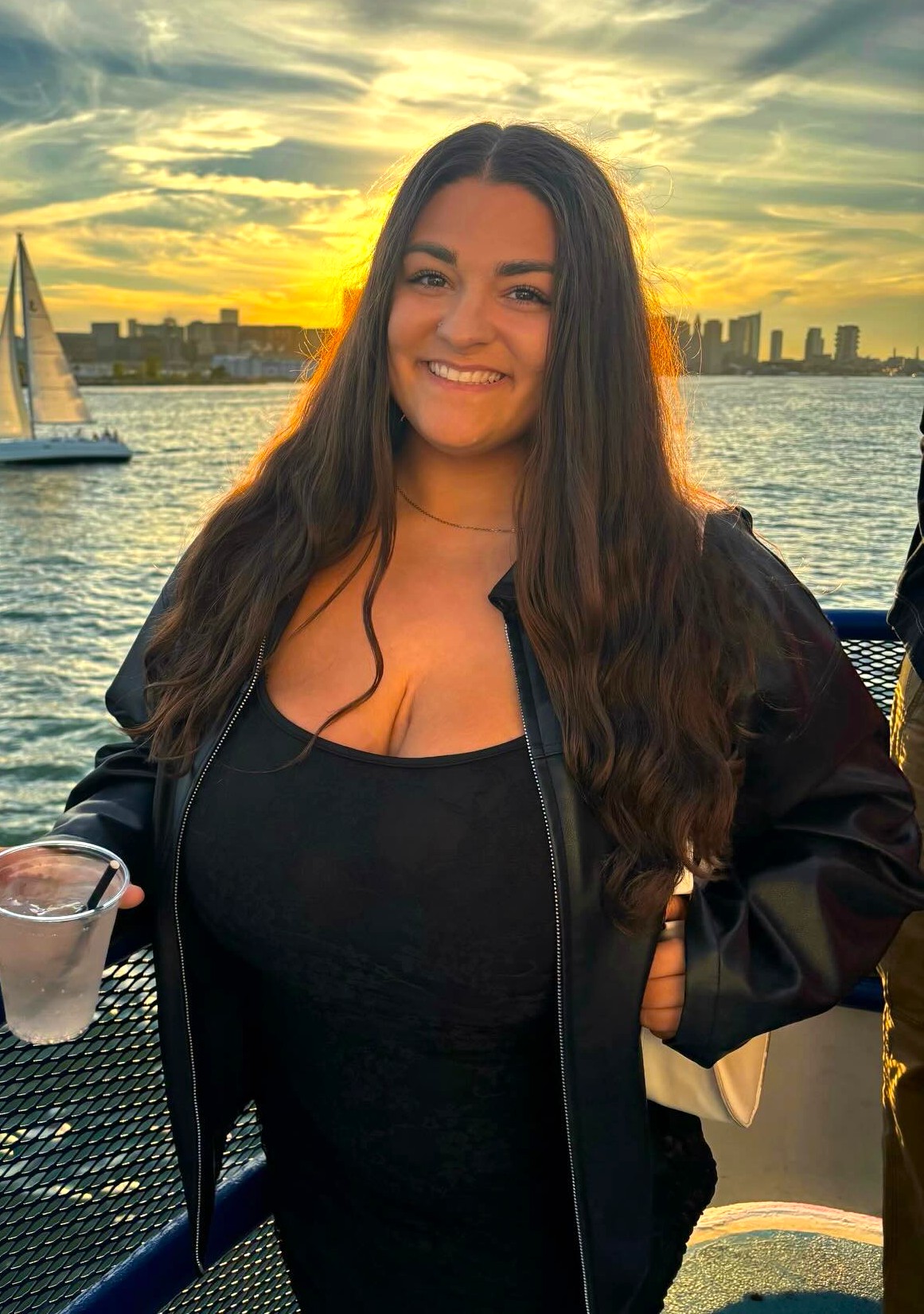 Alexa Bezjian [its__alexaaa_]